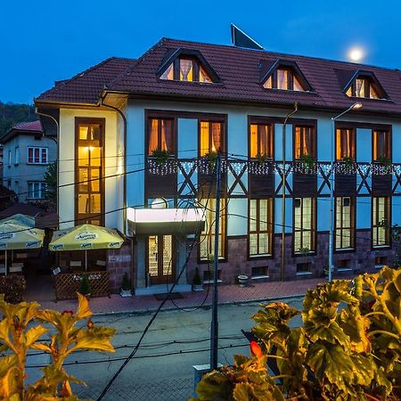 Family Hotel Teteven Kültér fotó