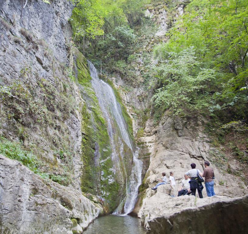 Family Hotel Teteven Kültér fotó