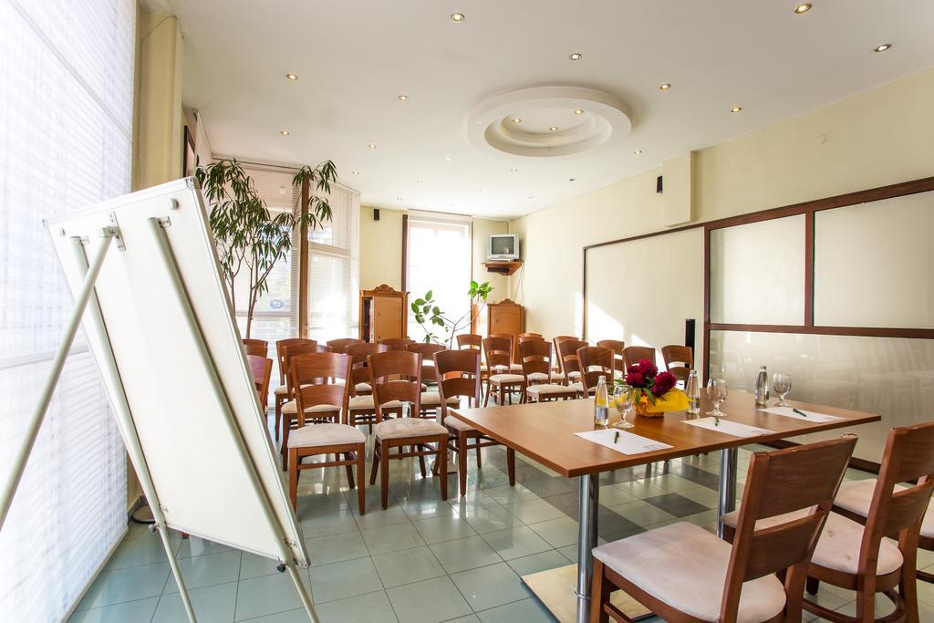 Family Hotel Teteven Kültér fotó