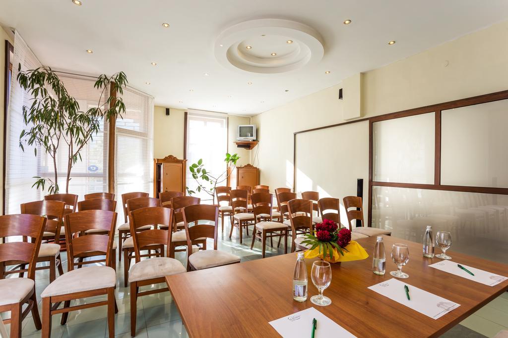 Family Hotel Teteven Kültér fotó