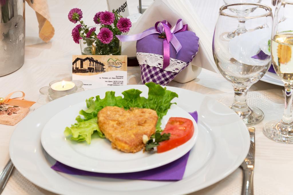 Family Hotel Teteven Kültér fotó