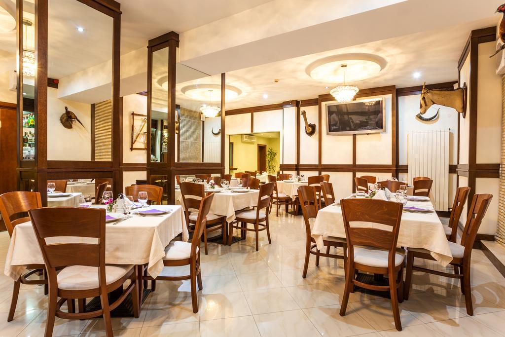 Family Hotel Teteven Kültér fotó