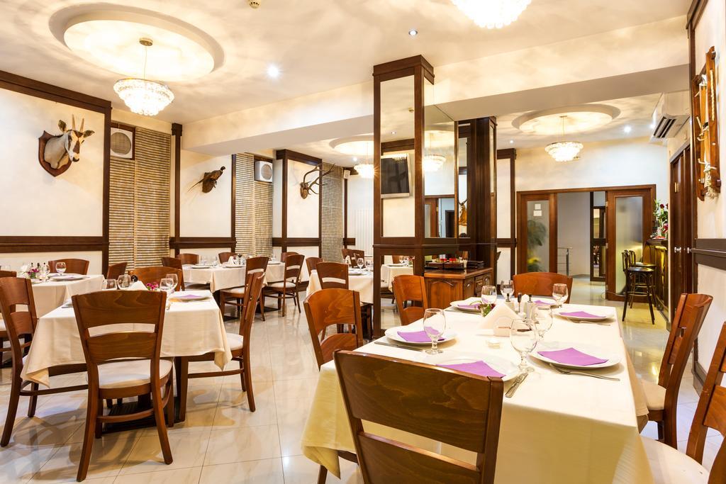 Family Hotel Teteven Kültér fotó