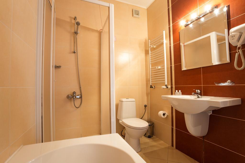 Family Hotel Teteven Kültér fotó