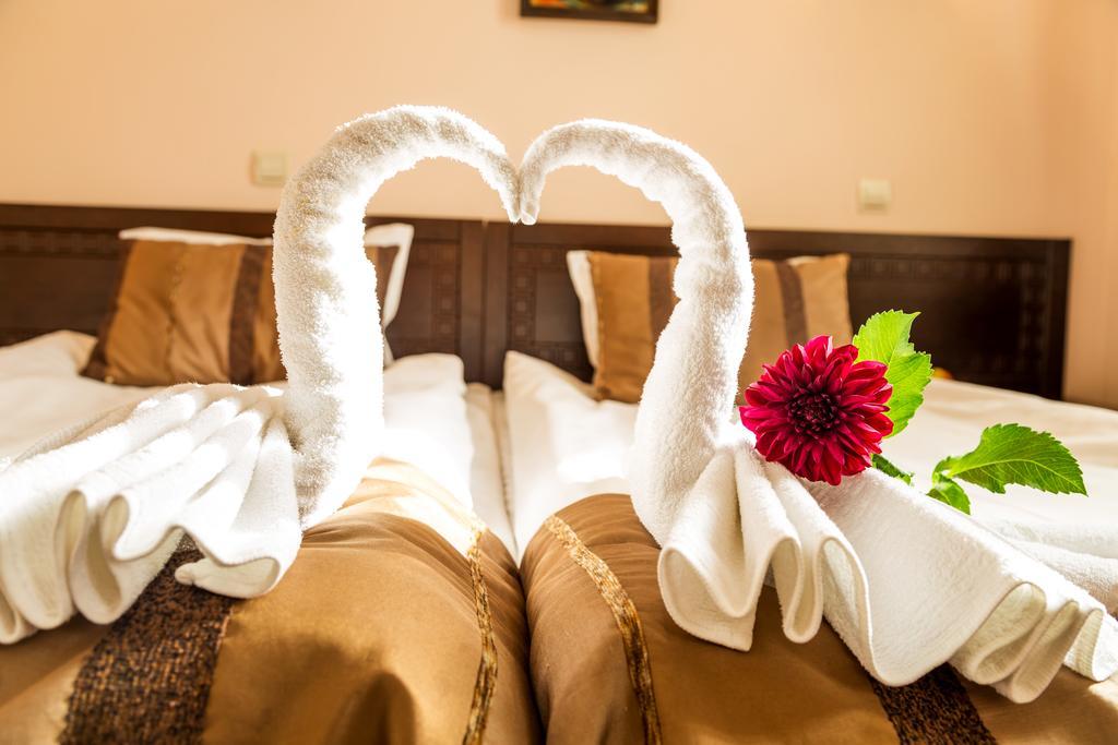 Family Hotel Teteven Kültér fotó